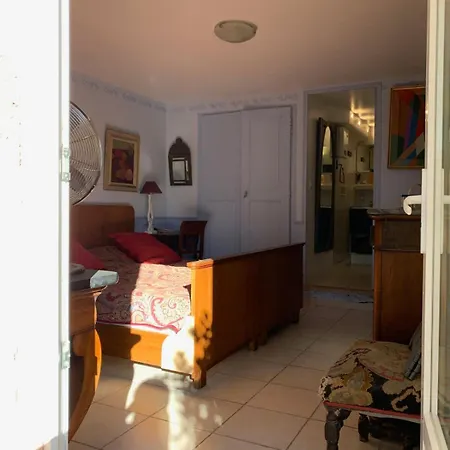 2-bedroom House With Pool & Garden * Ceyreste