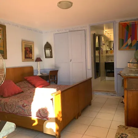 Nyaraló 2-bedroom House With Pool & Garden Ceyreste