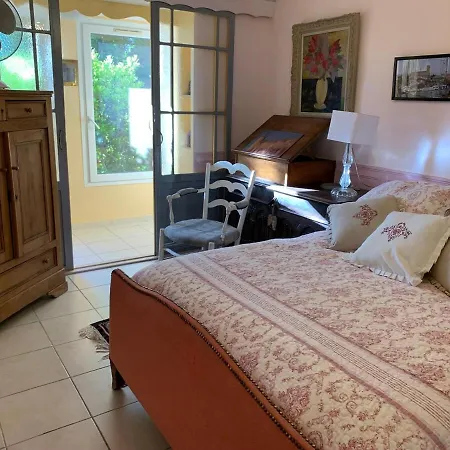 2-bedroom House With Pool & Garden