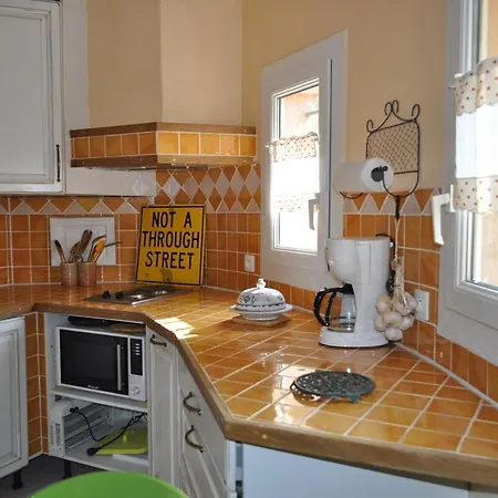 2-bedroom House With Pool & Garden Nyaraló