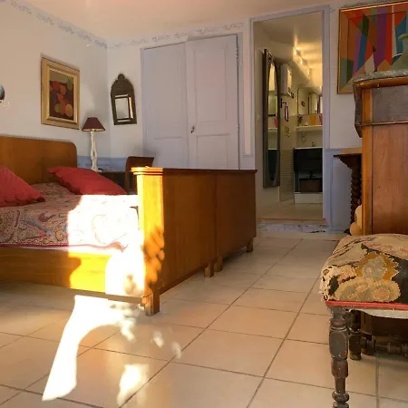 2-bedroom House With Pool & Garden *