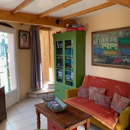 2-bedroom House With Pool & Garden بيت للعطل *