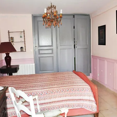 2-bedroom House With Pool & Garden بيت للعطل Ceyreste